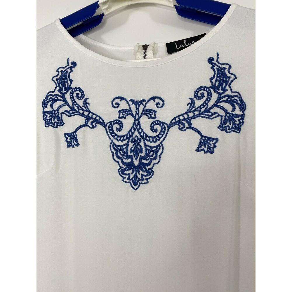 LULUS Women's Blue White Embroidered Tale To Tell Shift Dress Size Small Lined - Picture 5 of 10